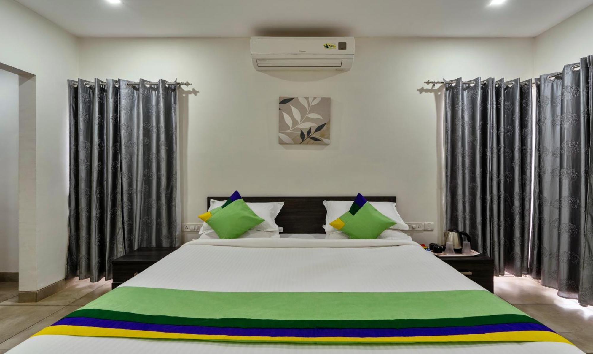 सहारा Treebo Midvalley