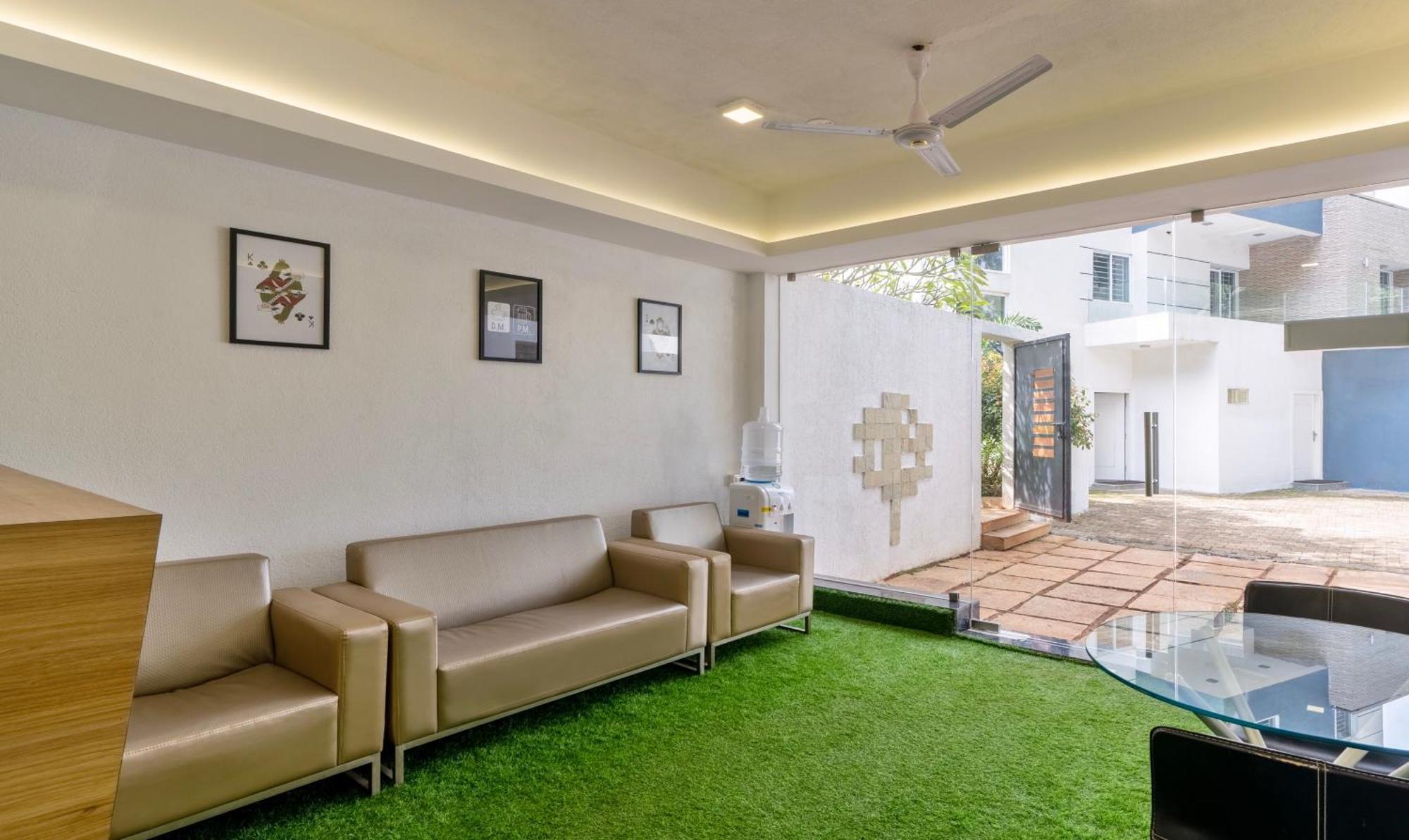 सहारा Treebo Midvalley